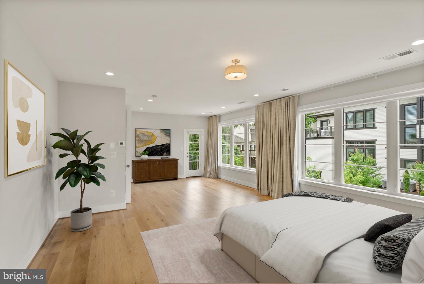 1554 DAVIDSON RD, MCLEAN, Virginia 22101, 5 Bedrooms Bedrooms, ,5 BathroomsBathrooms,Residential,For sale,1554 DAVIDSON RD,VAFX2244088 MLS # VAFX2244088