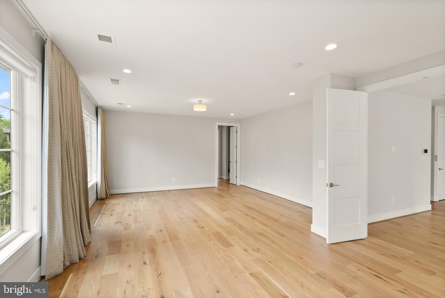 1554 DAVIDSON RD, MCLEAN, Virginia 22101, 5 Bedrooms Bedrooms, ,5 BathroomsBathrooms,Residential,For sale,1554 DAVIDSON RD,VAFX2244088 MLS # VAFX2244088