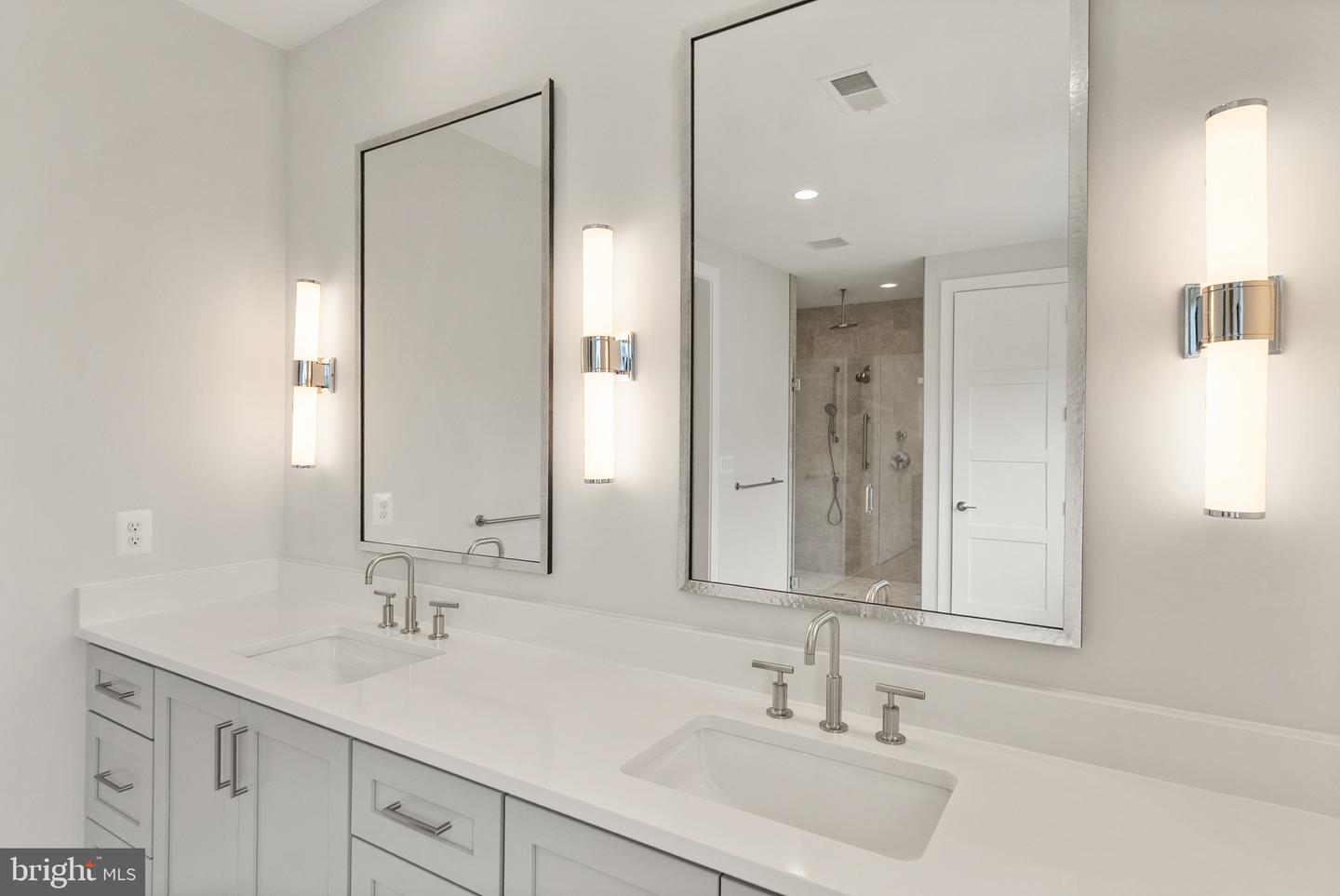 1554 DAVIDSON RD, MCLEAN, Virginia 22101, 5 Bedrooms Bedrooms, ,5 BathroomsBathrooms,Residential,For sale,1554 DAVIDSON RD,VAFX2244088 MLS # VAFX2244088
