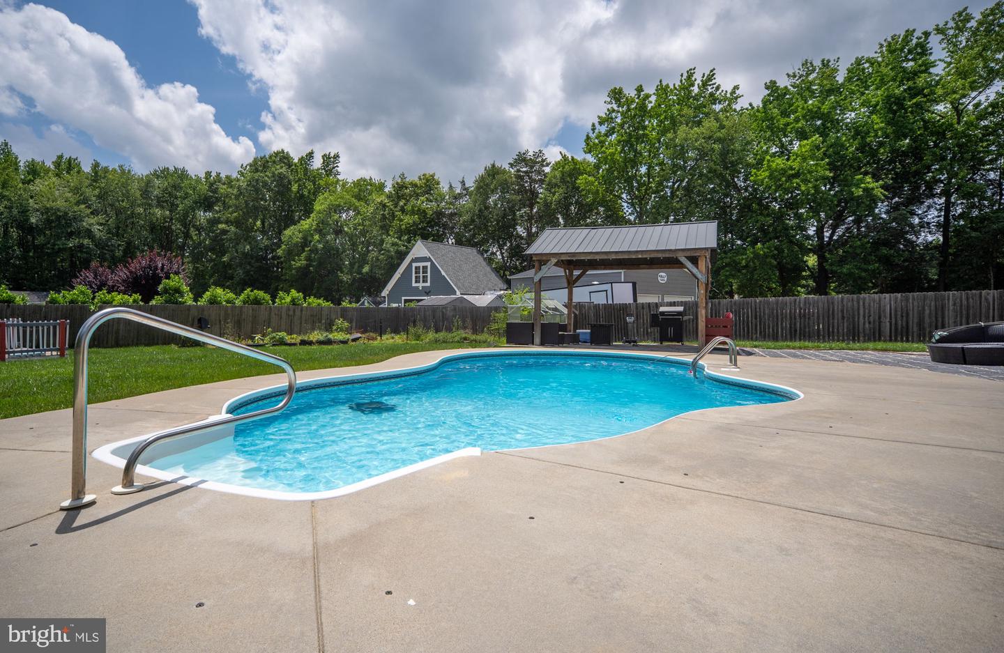 933 CHURCHILL DR, FREDERICKSBURG, Virginia 22407, 5 Bedrooms Bedrooms, ,3 BathroomsBathrooms,Residential,For sale,933 CHURCHILL DR,VASP2033546 MLS # VASP2033546