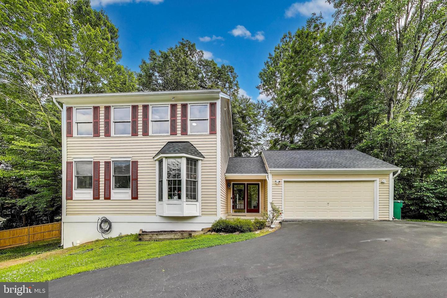 8603 LAUREN DR, SPRINGFIELD, Virginia 22153, 5 Bedrooms Bedrooms, ,4 BathroomsBathrooms,Residential,For sale,8603 LAUREN DR,VAFX2244252 MLS # VAFX2244252