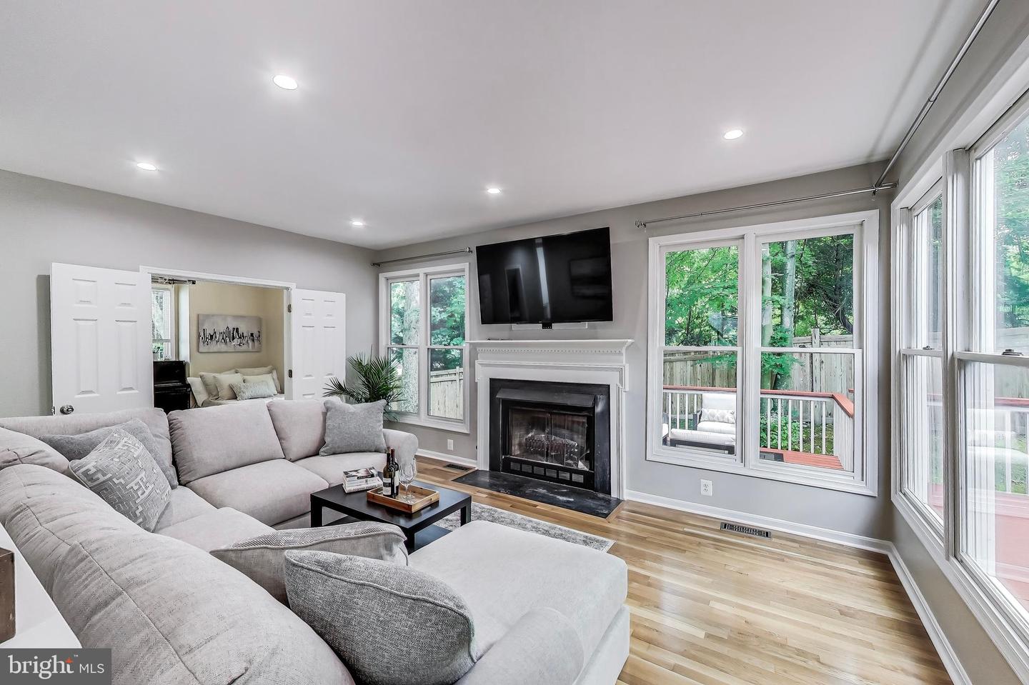 8603 LAUREN DR, SPRINGFIELD, Virginia 22153, 5 Bedrooms Bedrooms, ,4 BathroomsBathrooms,Residential,For sale,8603 LAUREN DR,VAFX2244252 MLS # VAFX2244252