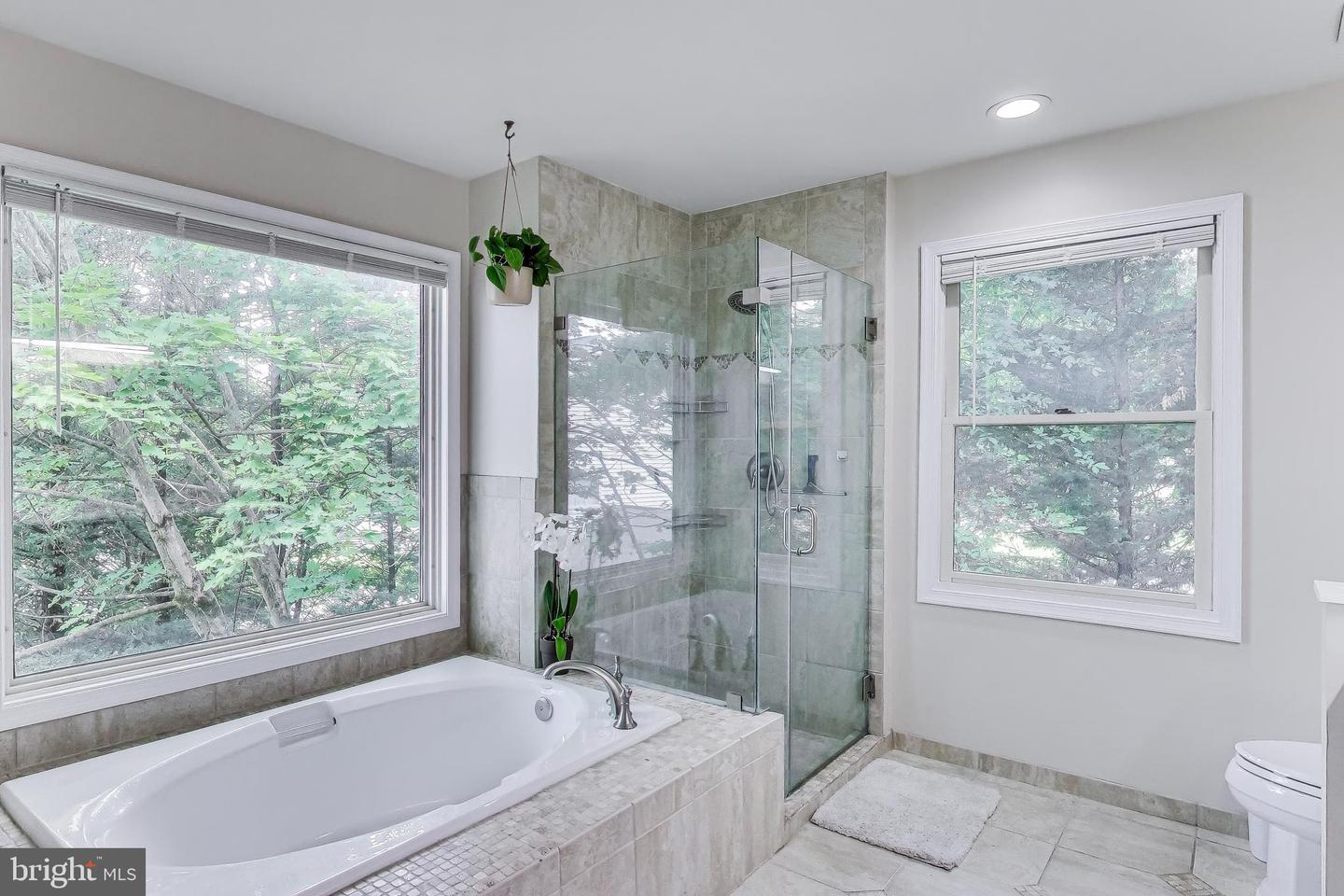 8603 LAUREN DR, SPRINGFIELD, Virginia 22153, 5 Bedrooms Bedrooms, ,4 BathroomsBathrooms,Residential,For sale,8603 LAUREN DR,VAFX2244252 MLS # VAFX2244252