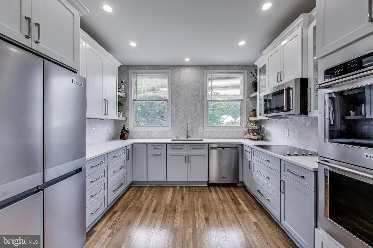 8603 LAUREN DR, SPRINGFIELD, Virginia 22153, 5 Bedrooms Bedrooms, ,4 BathroomsBathrooms,Residential,For sale,8603 LAUREN DR,VAFX2244252 MLS # VAFX2244252