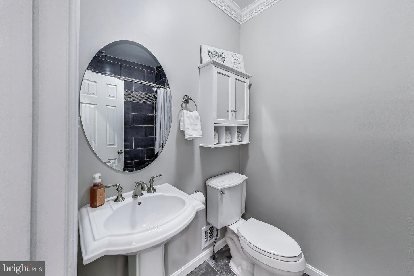 8603 LAUREN DR, SPRINGFIELD, Virginia 22153, 5 Bedrooms Bedrooms, ,4 BathroomsBathrooms,Residential,For sale,8603 LAUREN DR,VAFX2244252 MLS # VAFX2244252