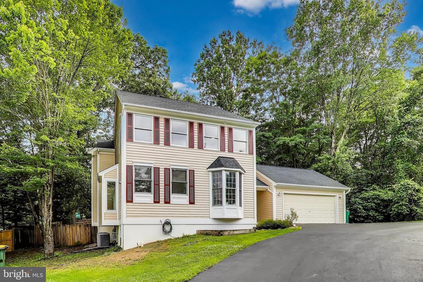 8603 LAUREN DR, SPRINGFIELD, Virginia 22153, 5 Bedrooms Bedrooms, ,4 BathroomsBathrooms,Residential,For sale,8603 LAUREN DR,VAFX2244252 MLS # VAFX2244252