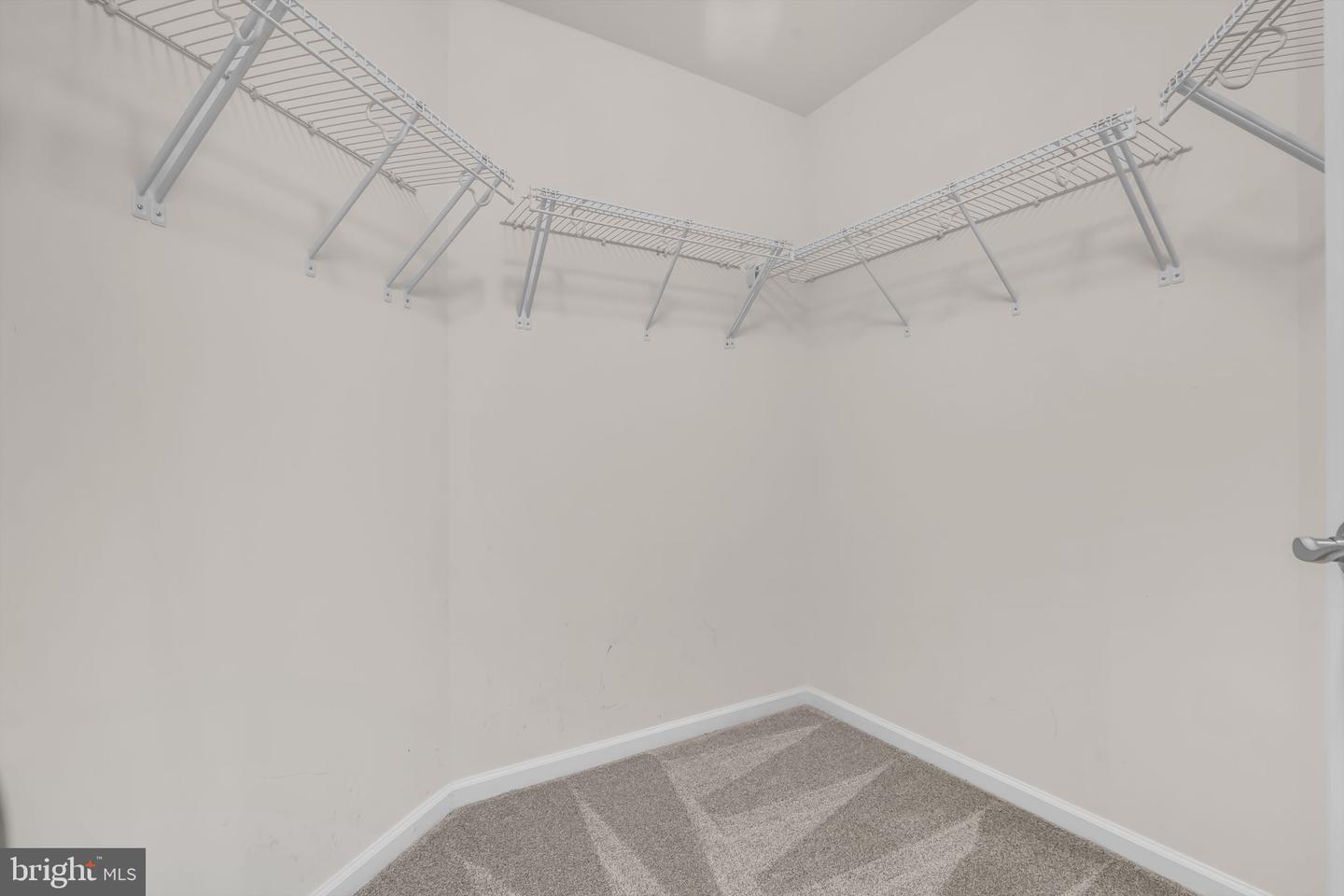 40578 SCULPIN CT, ALDIE, Virginia 20105, 7 Bedrooms Bedrooms, ,5 BathroomsBathrooms,Residential,For sale,40578 SCULPIN CT,VALO2098358 MLS # VALO2098358
