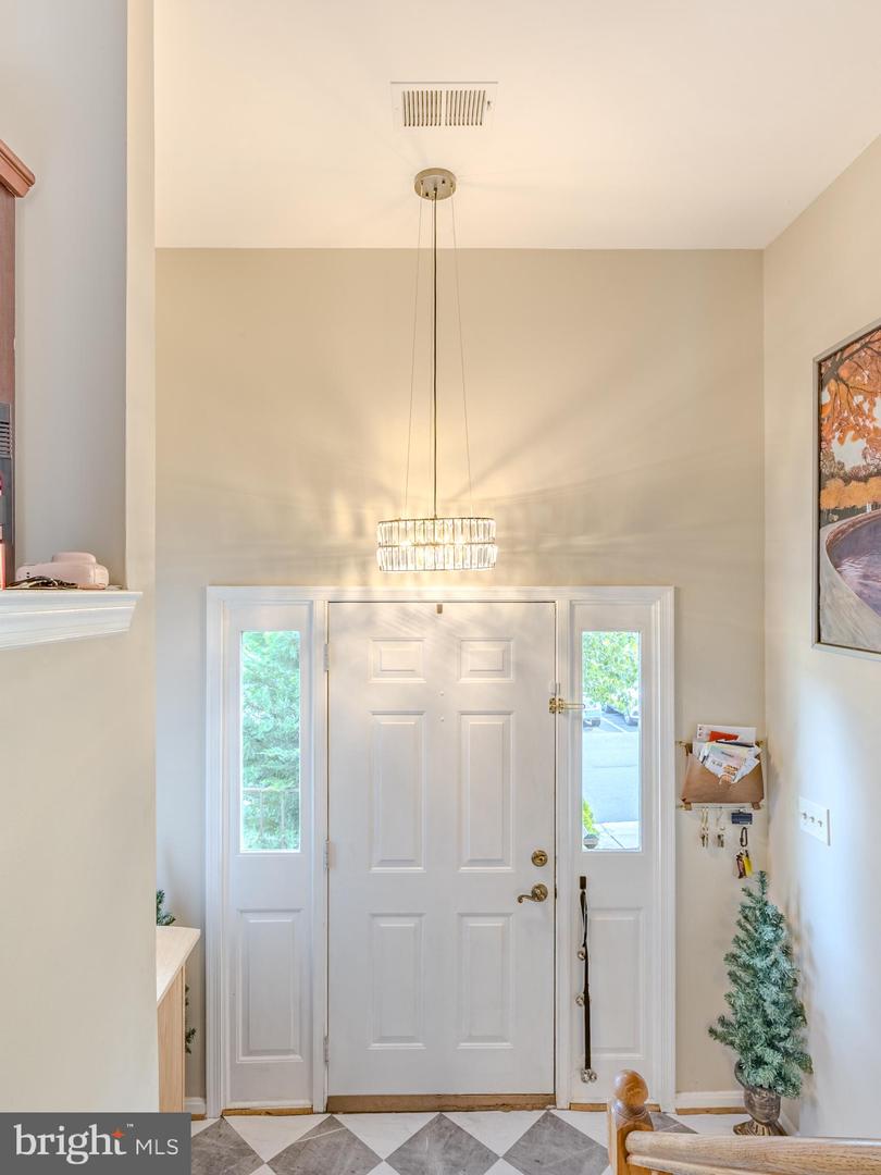 6150 CASTLETOWN WAY, ALEXANDRIA, Virginia 22310, 3 Bedrooms Bedrooms, ,3 BathroomsBathrooms,Residential,For sale,6150 CASTLETOWN WAY,VAFX2244742 MLS # VAFX2244742