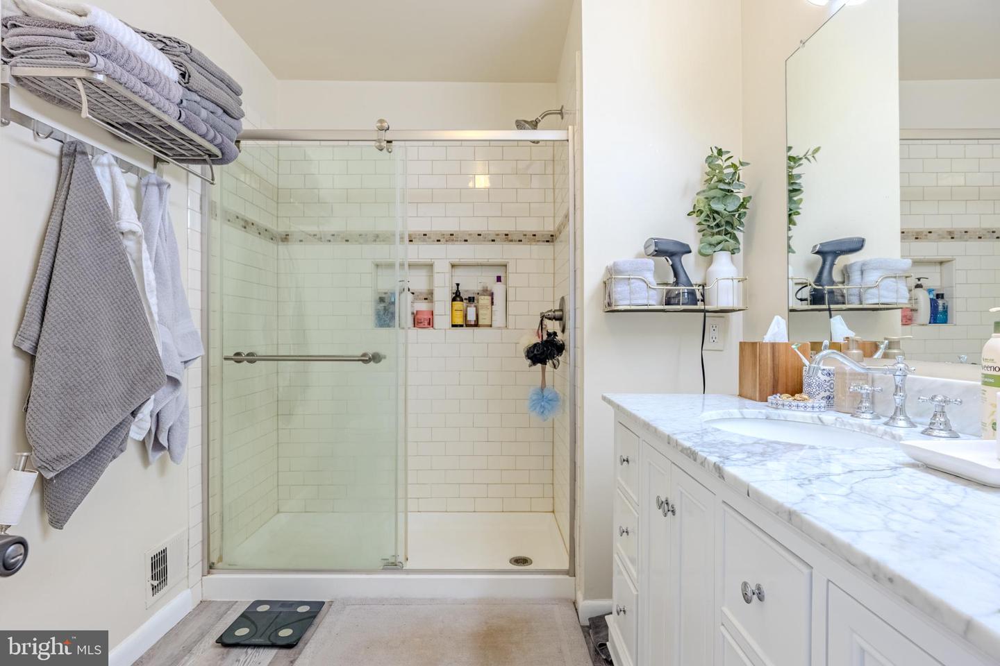 6150 CASTLETOWN WAY, ALEXANDRIA, Virginia 22310, 3 Bedrooms Bedrooms, ,3 BathroomsBathrooms,Residential,For sale,6150 CASTLETOWN WAY,VAFX2244742 MLS # VAFX2244742