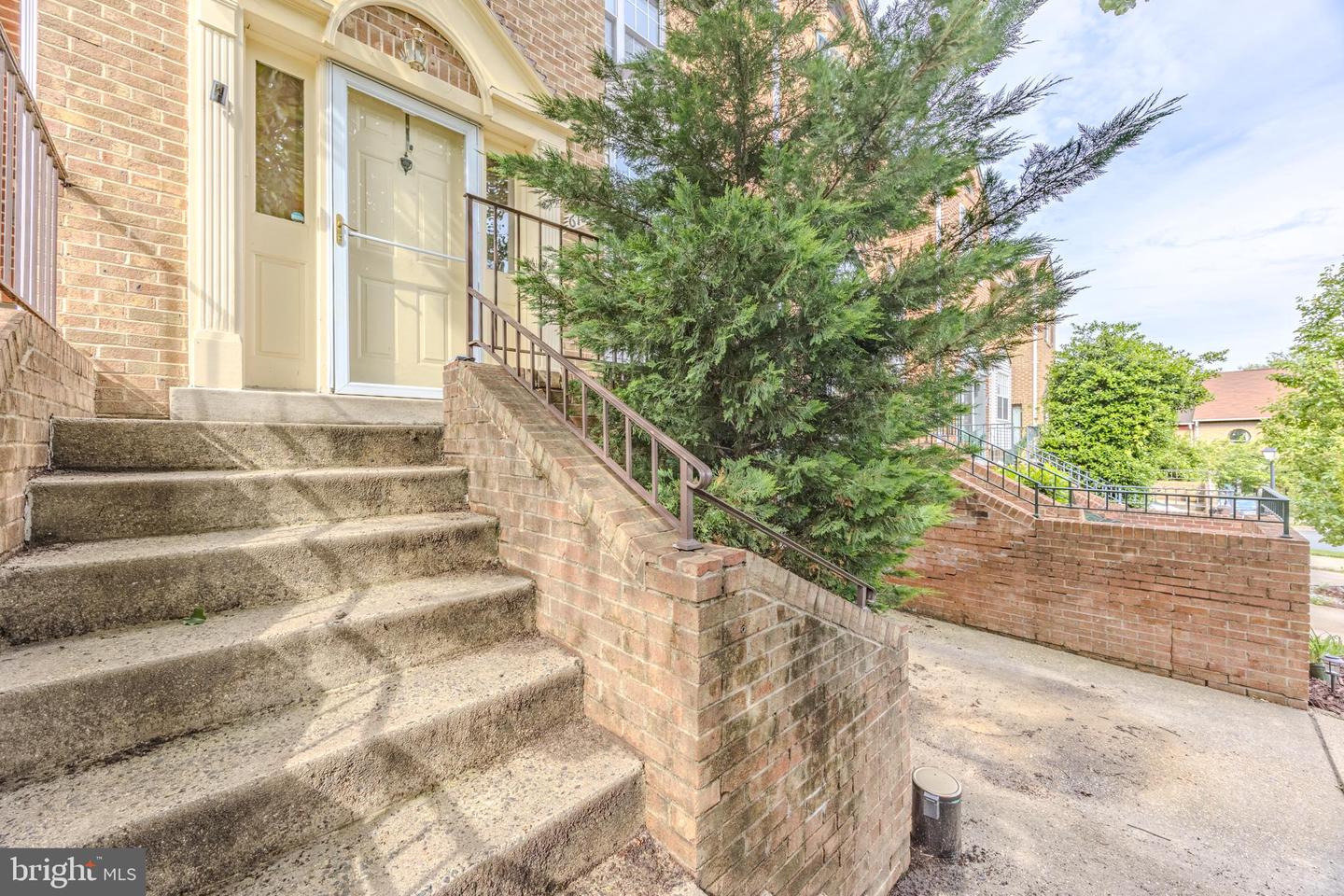 6150 CASTLETOWN WAY, ALEXANDRIA, Virginia 22310, 3 Bedrooms Bedrooms, ,3 BathroomsBathrooms,Residential,For sale,6150 CASTLETOWN WAY,VAFX2244742 MLS # VAFX2244742