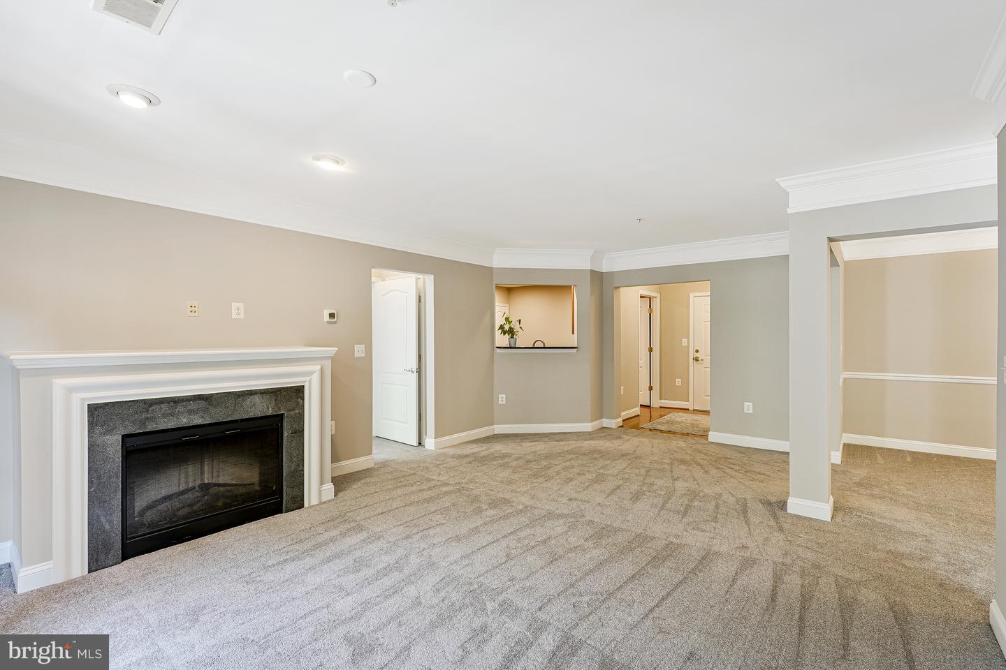 2903 SAINTSBURY PLAZA ##302, FAIRFAX, Virginia 22031, 3 Bedrooms Bedrooms, ,2 BathroomsBathrooms,Residential,For sale,2903 SAINTSBURY PLAZA ##302,VAFX2244750 MLS # VAFX2244750