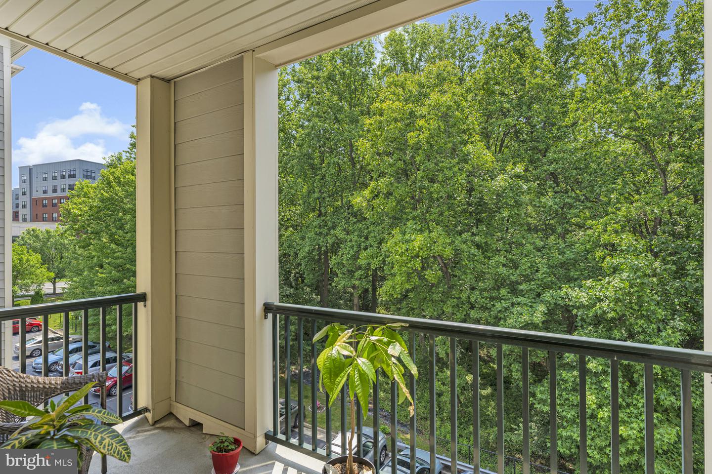 2903 SAINTSBURY PLAZA ##302, FAIRFAX, Virginia 22031, 3 Bedrooms Bedrooms, ,2 BathroomsBathrooms,Residential,For sale,2903 SAINTSBURY PLAZA ##302,VAFX2244750 MLS # VAFX2244750