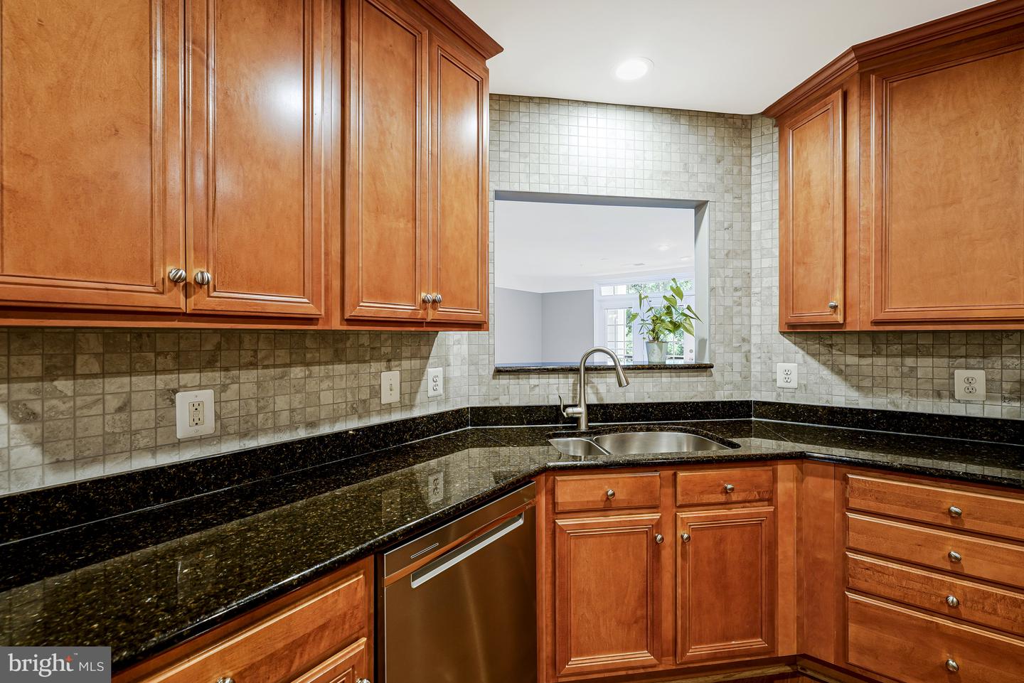 2903 SAINTSBURY PLAZA ##302, FAIRFAX, Virginia 22031, 3 Bedrooms Bedrooms, ,2 BathroomsBathrooms,Residential,For sale,2903 SAINTSBURY PLAZA ##302,VAFX2244750 MLS # VAFX2244750
