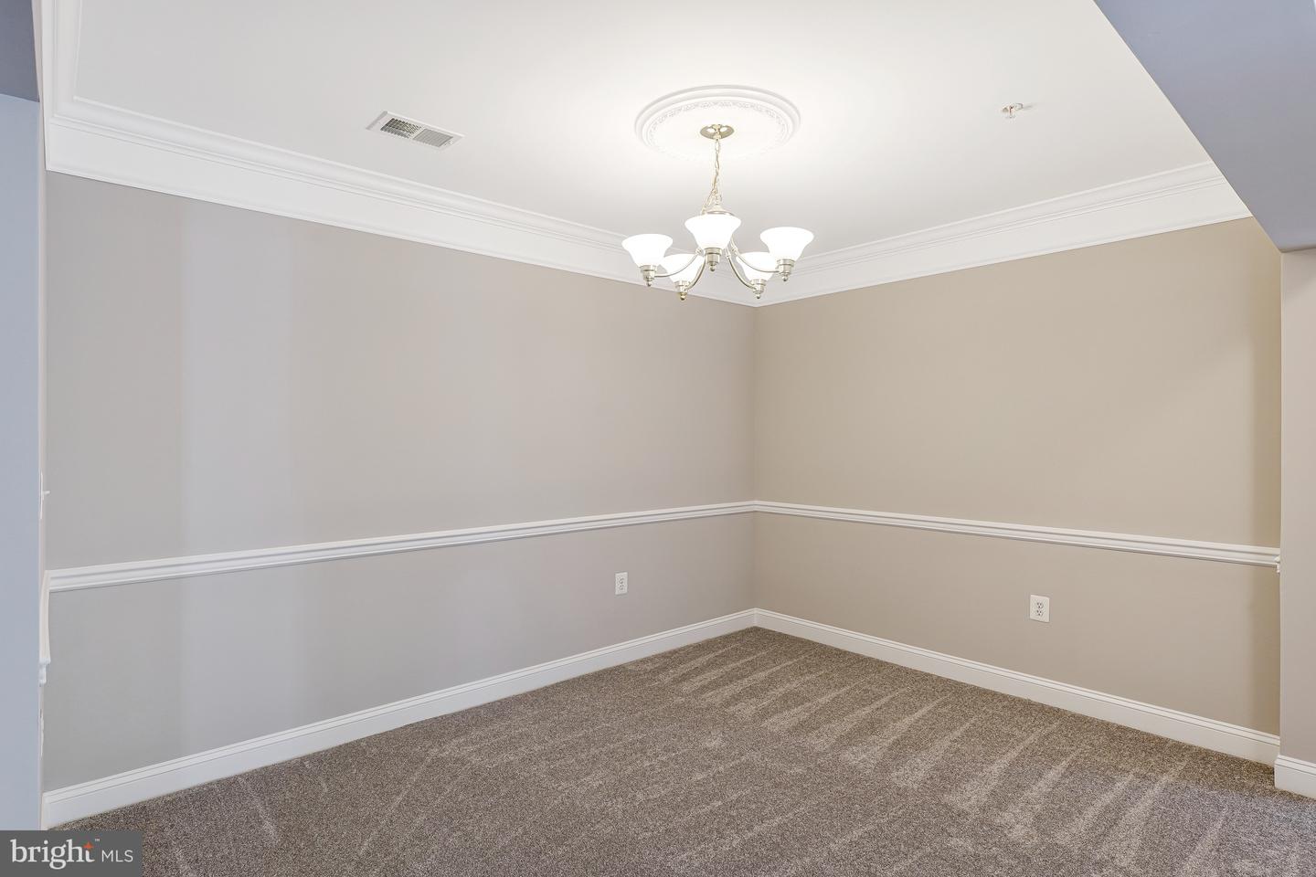 2903 SAINTSBURY PLAZA ##302, FAIRFAX, Virginia 22031, 3 Bedrooms Bedrooms, ,2 BathroomsBathrooms,Residential,For sale,2903 SAINTSBURY PLAZA ##302,VAFX2244750 MLS # VAFX2244750