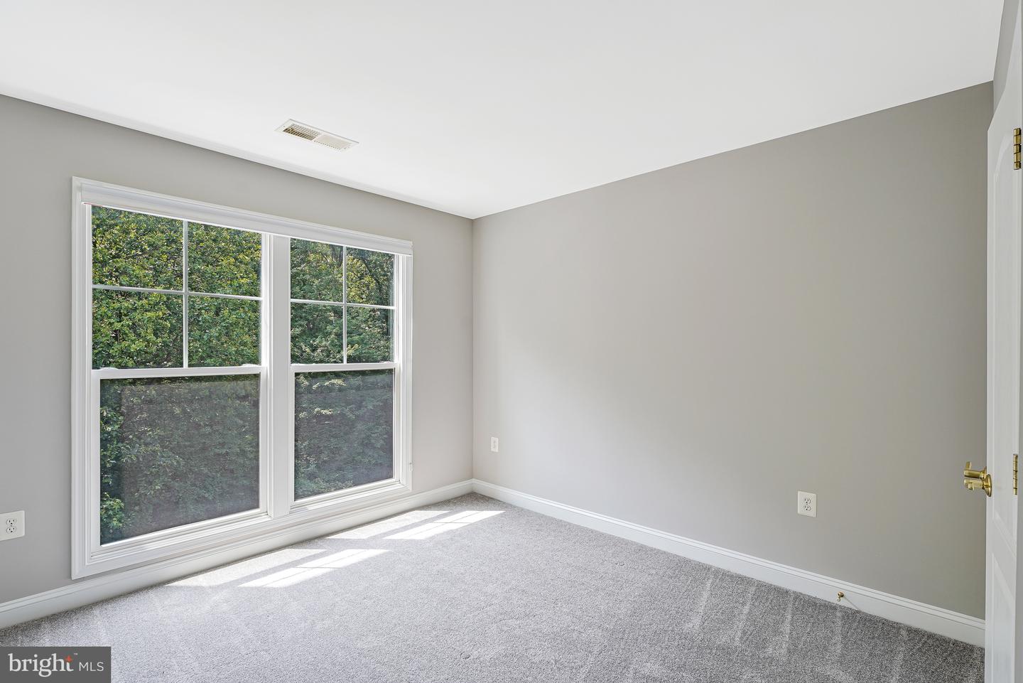 2903 SAINTSBURY PLAZA ##302, FAIRFAX, Virginia 22031, 3 Bedrooms Bedrooms, ,2 BathroomsBathrooms,Residential,For sale,2903 SAINTSBURY PLAZA ##302,VAFX2244750 MLS # VAFX2244750