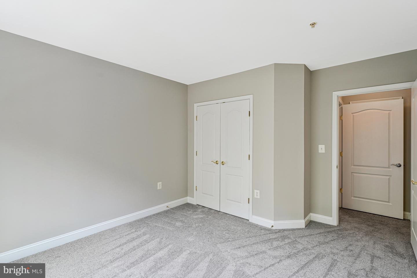 2903 SAINTSBURY PLAZA ##302, FAIRFAX, Virginia 22031, 3 Bedrooms Bedrooms, ,2 BathroomsBathrooms,Residential,For sale,2903 SAINTSBURY PLAZA ##302,VAFX2244750 MLS # VAFX2244750