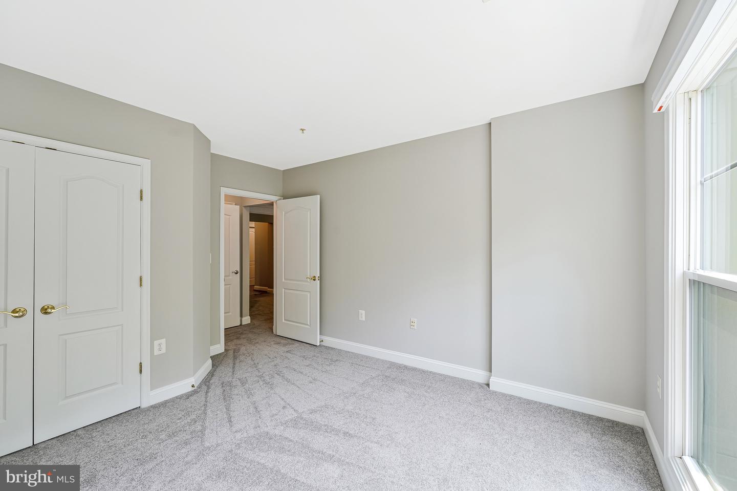 2903 SAINTSBURY PLAZA ##302, FAIRFAX, Virginia 22031, 3 Bedrooms Bedrooms, ,2 BathroomsBathrooms,Residential,For sale,2903 SAINTSBURY PLAZA ##302,VAFX2244750 MLS # VAFX2244750