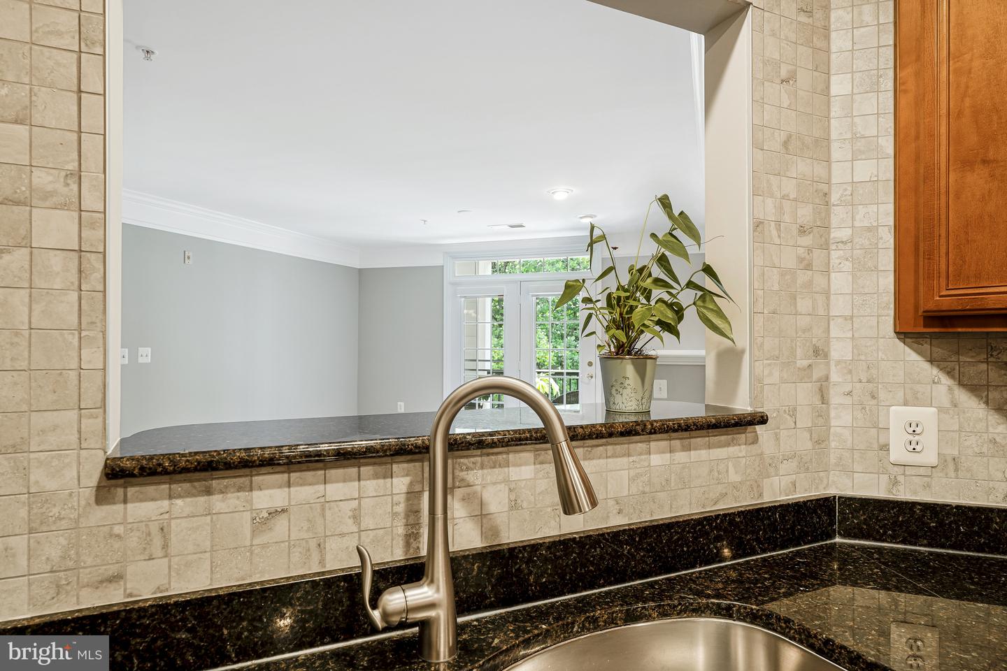 2903 SAINTSBURY PLAZA ##302, FAIRFAX, Virginia 22031, 3 Bedrooms Bedrooms, ,2 BathroomsBathrooms,Residential,For sale,2903 SAINTSBURY PLAZA ##302,VAFX2244750 MLS # VAFX2244750