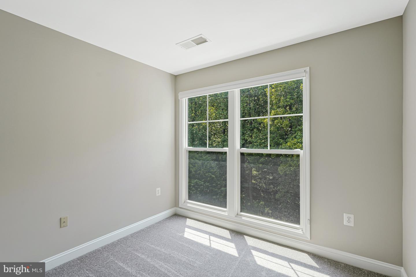 2903 SAINTSBURY PLAZA ##302, FAIRFAX, Virginia 22031, 3 Bedrooms Bedrooms, ,2 BathroomsBathrooms,Residential,For sale,2903 SAINTSBURY PLAZA ##302,VAFX2244750 MLS # VAFX2244750