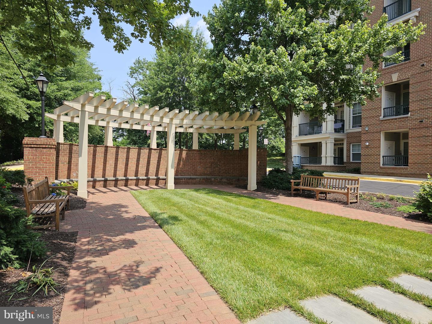 2903 SAINTSBURY PLAZA ##302, FAIRFAX, Virginia 22031, 3 Bedrooms Bedrooms, ,2 BathroomsBathrooms,Residential,For sale,2903 SAINTSBURY PLAZA ##302,VAFX2244750 MLS # VAFX2244750