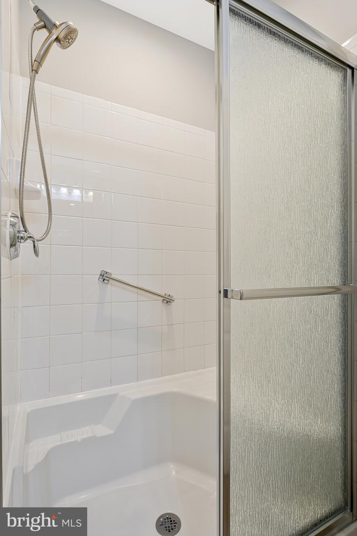 2903 SAINTSBURY PLAZA ##302, FAIRFAX, Virginia 22031, 3 Bedrooms Bedrooms, ,2 BathroomsBathrooms,Residential,For sale,2903 SAINTSBURY PLAZA ##302,VAFX2244750 MLS # VAFX2244750