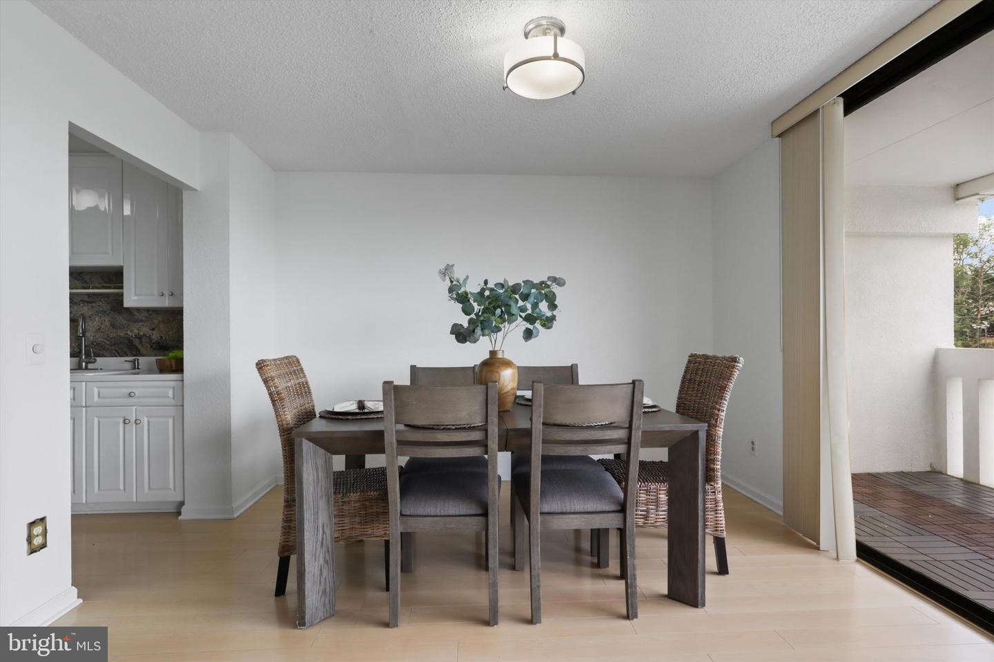 6101 EDSALL RD #611, ALEXANDRIA, Virginia 22304, 2 Bedrooms Bedrooms, ,2 BathroomsBathrooms,Residential,For sale,6101 EDSALL RD #611,VAAX2046054 MLS # VAAX2046054