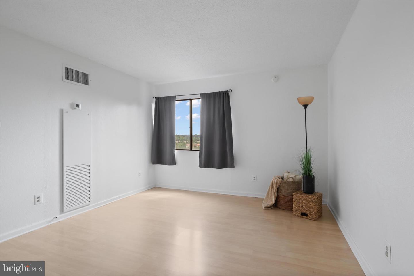 6101 EDSALL RD #611, ALEXANDRIA, Virginia 22304, 2 Bedrooms Bedrooms, ,2 BathroomsBathrooms,Residential,For sale,6101 EDSALL RD #611,VAAX2046054 MLS # VAAX2046054