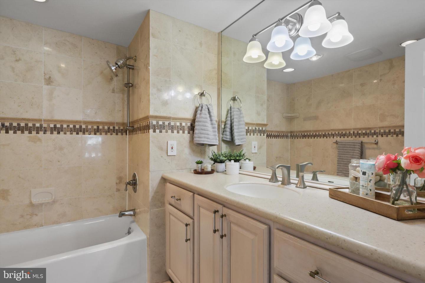 6101 EDSALL RD #611, ALEXANDRIA, Virginia 22304, 2 Bedrooms Bedrooms, ,2 BathroomsBathrooms,Residential,For sale,6101 EDSALL RD #611,VAAX2046054 MLS # VAAX2046054