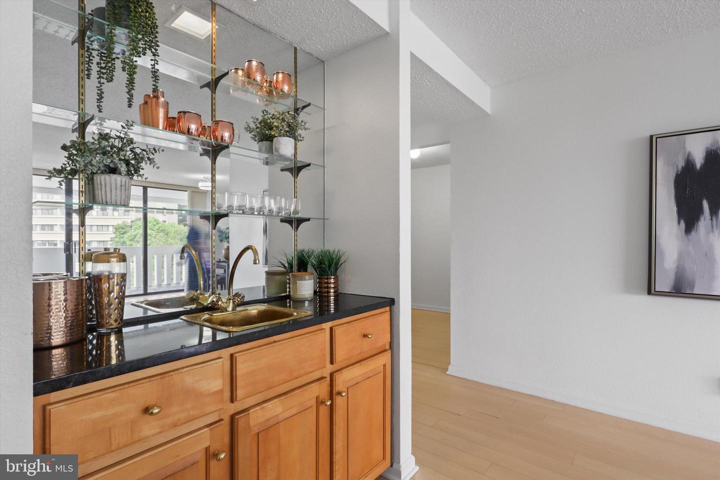 6101 EDSALL RD #611, ALEXANDRIA, Virginia 22304, 2 Bedrooms Bedrooms, ,2 BathroomsBathrooms,Residential,For sale,6101 EDSALL RD #611,VAAX2046054 MLS # VAAX2046054