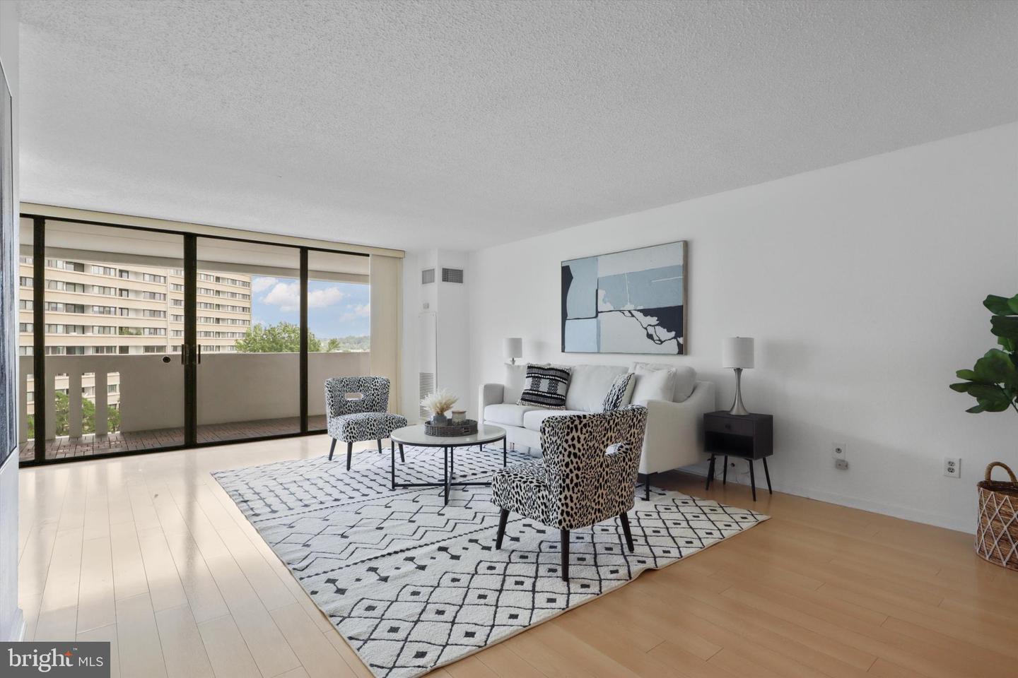 6101 EDSALL RD #611, ALEXANDRIA, Virginia 22304, 2 Bedrooms Bedrooms, ,2 BathroomsBathrooms,Residential,For sale,6101 EDSALL RD #611,VAAX2046054 MLS # VAAX2046054