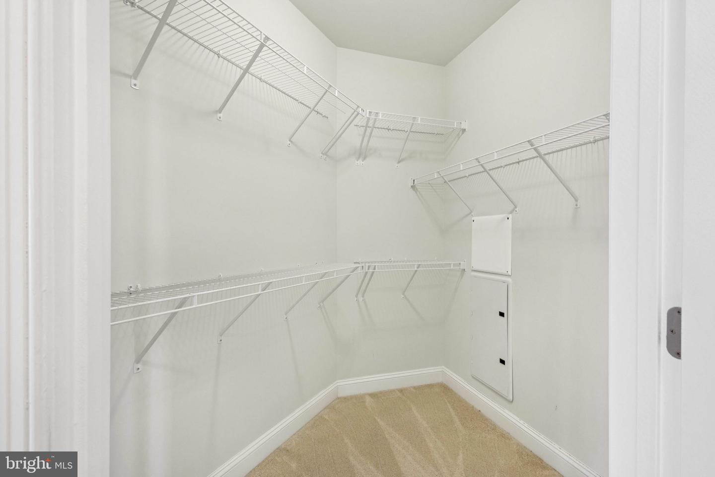 2907 BLEEKER ST #3-404, FAIRFAX, Virginia 22031, 2 Bedrooms Bedrooms, ,2 BathroomsBathrooms,Residential,For sale,2907 BLEEKER ST #3-404,VAFX2245084 MLS # VAFX2245084