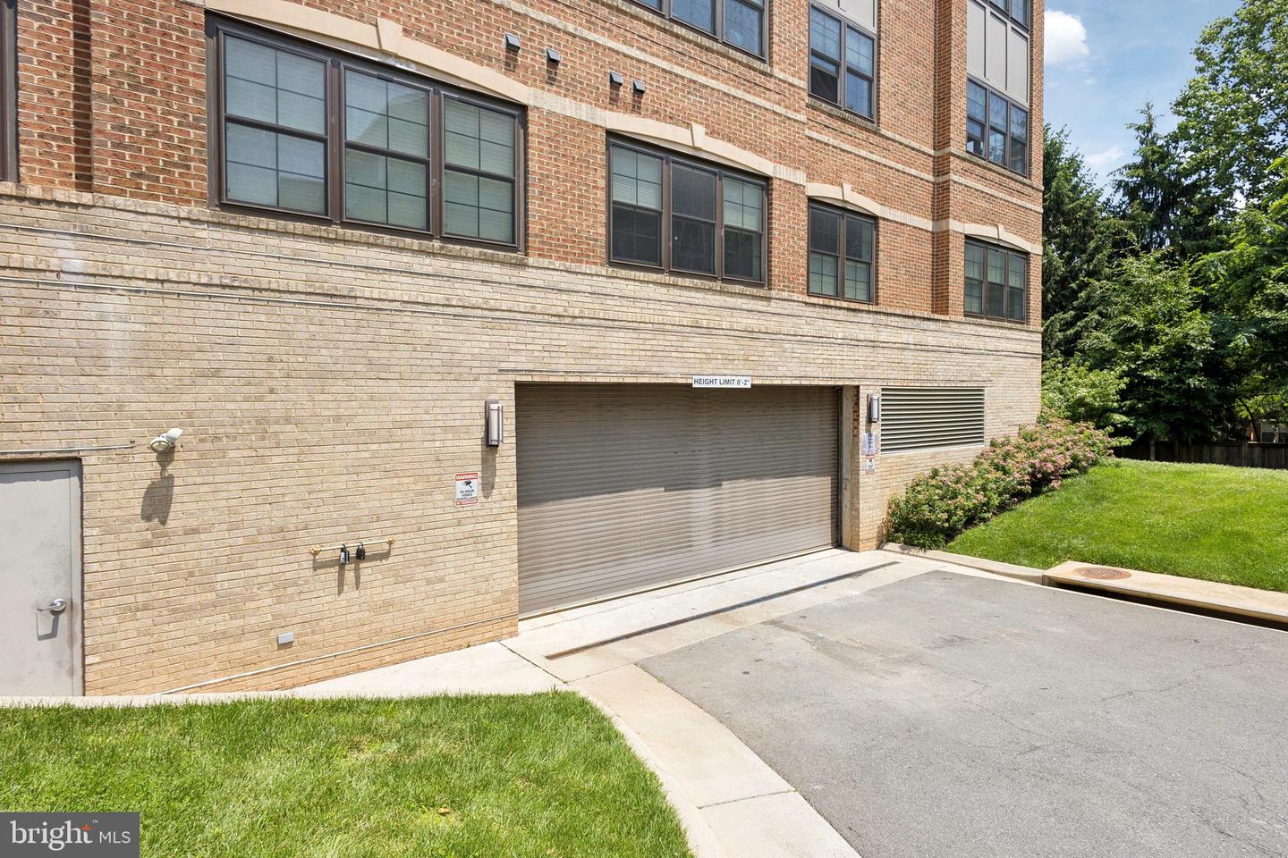 2907 BLEEKER ST #3-404, FAIRFAX, Virginia 22031, 2 Bedrooms Bedrooms, ,2 BathroomsBathrooms,Residential,For sale,2907 BLEEKER ST #3-404,VAFX2245084 MLS # VAFX2245084