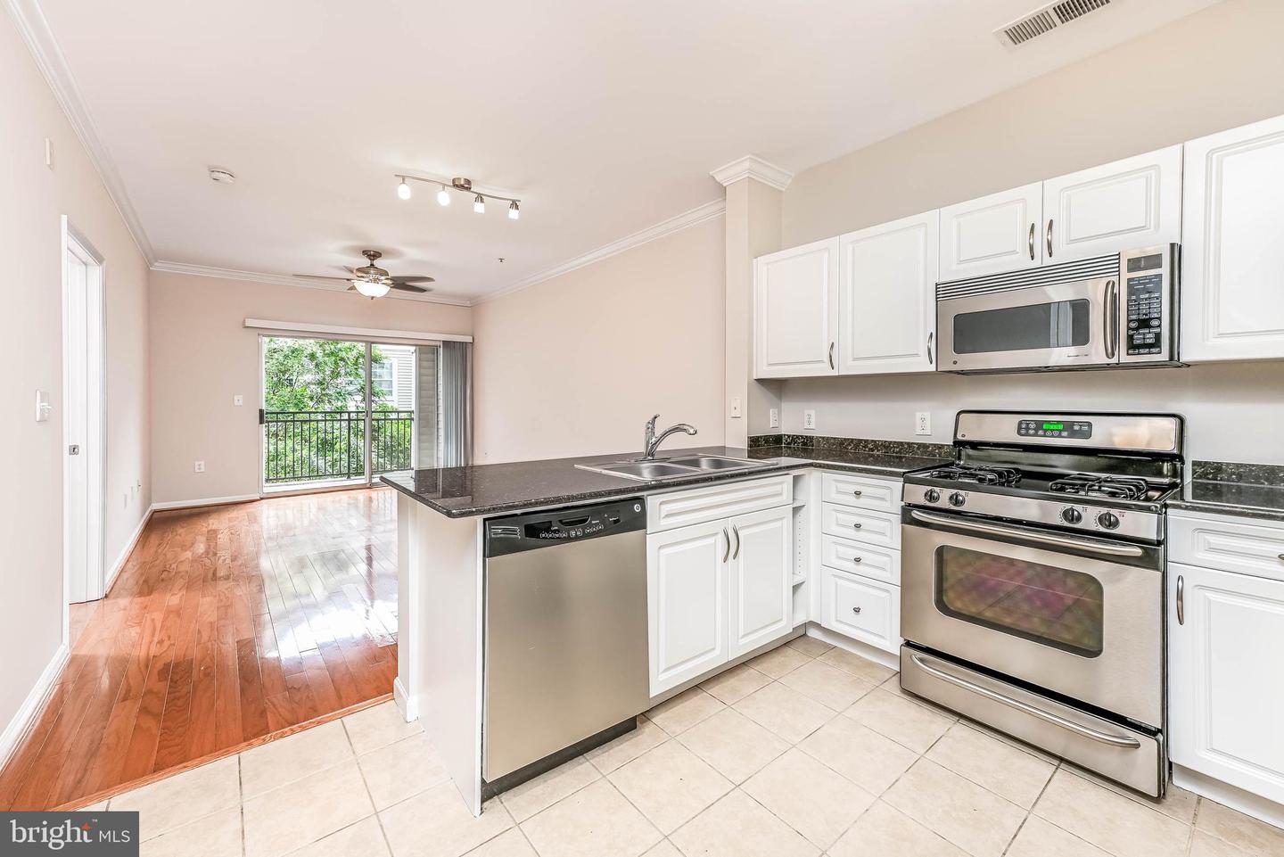 12909 CENTRE PARK CIR #306, HERNDON, Virginia 20171, 1 Bedroom Bedrooms, ,1 BathroomBathrooms,Residential,For sale,12909 CENTRE PARK CIR #306,VAFX2245160 MLS # VAFX2245160