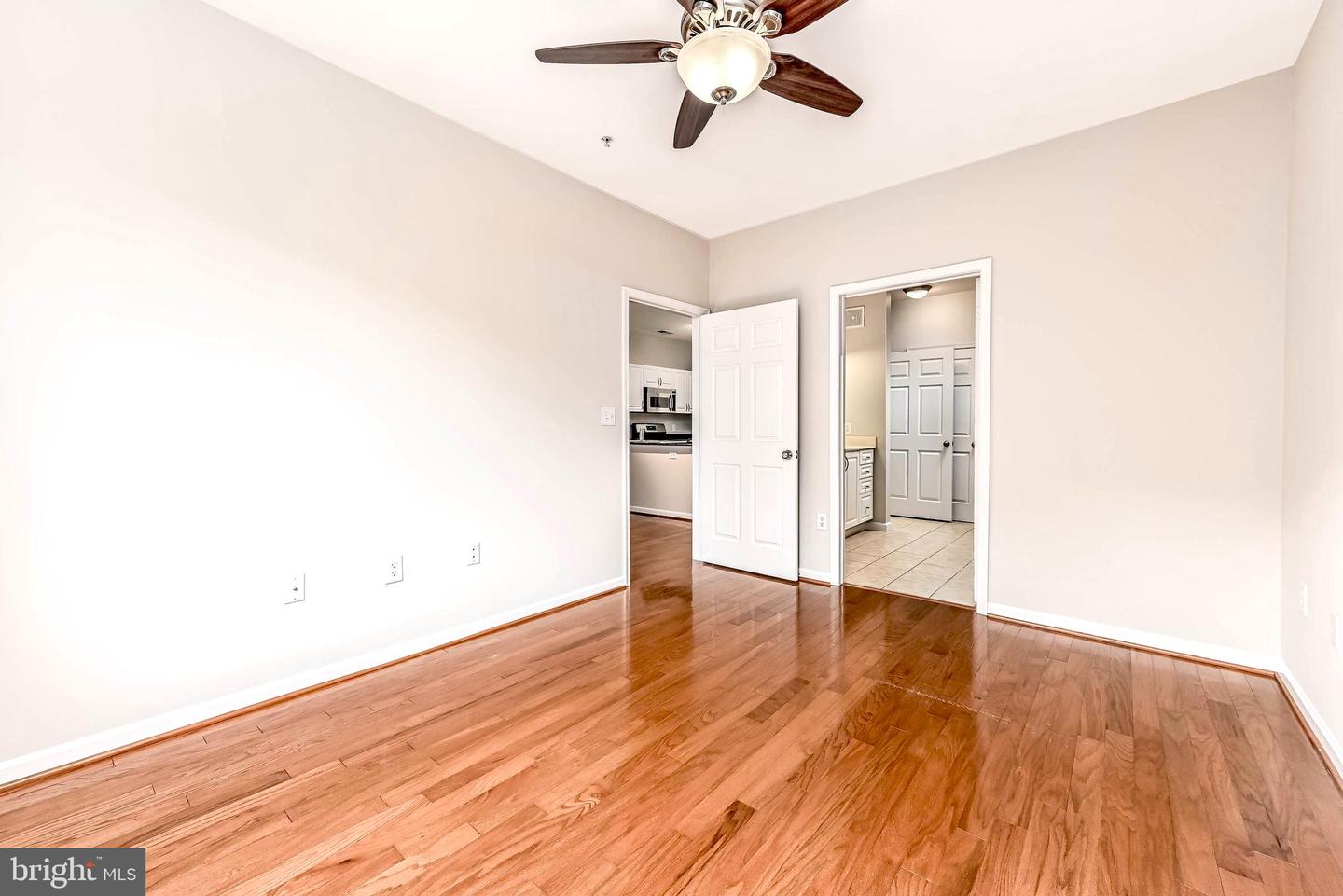 12909 CENTRE PARK CIR #306, HERNDON, Virginia 20171, 1 Bedroom Bedrooms, ,1 BathroomBathrooms,Residential,For sale,12909 CENTRE PARK CIR #306,VAFX2245160 MLS # VAFX2245160