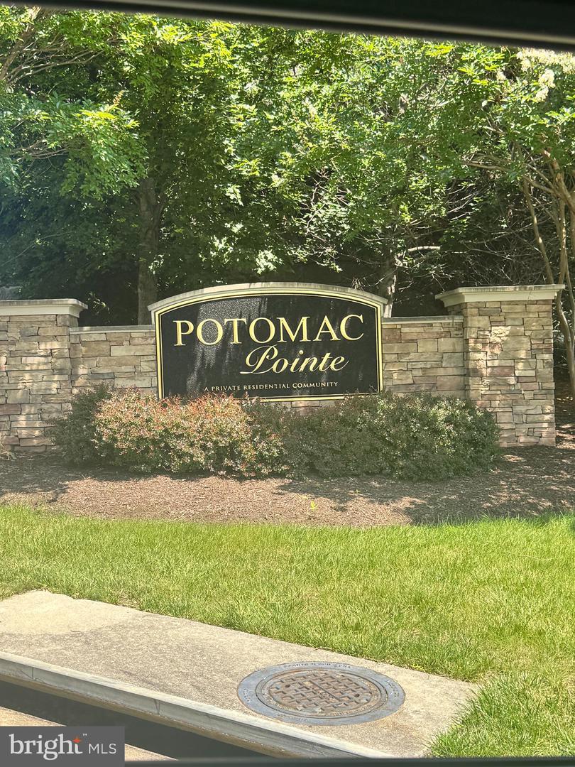 1601 LADUE CT #402, WOODBRIDGE, Virginia 22191, 2 Bedrooms Bedrooms, ,2 BathroomsBathrooms,Residential,For sale,1601 LADUE CT #402,VAPW2096200 MLS # VAPW2096200