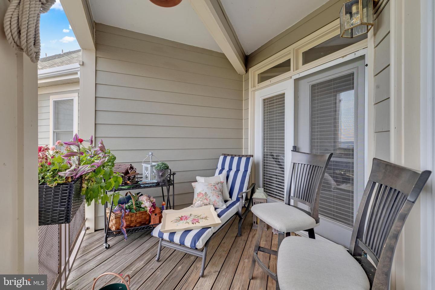 1601 LADUE CT #402, WOODBRIDGE, Virginia 22191, 2 Bedrooms Bedrooms, ,2 BathroomsBathrooms,Residential,For sale,1601 LADUE CT #402,VAPW2096200 MLS # VAPW2096200