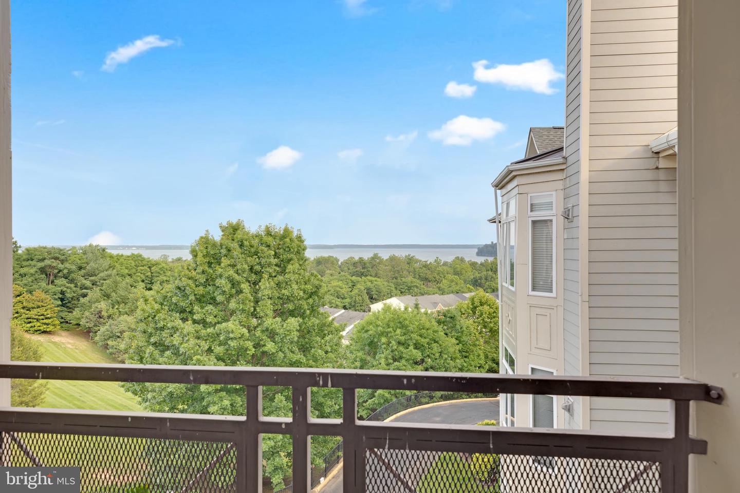1601 LADUE CT #402, WOODBRIDGE, Virginia 22191, 2 Bedrooms Bedrooms, ,2 BathroomsBathrooms,Residential,For sale,1601 LADUE CT #402,VAPW2096200 MLS # VAPW2096200
