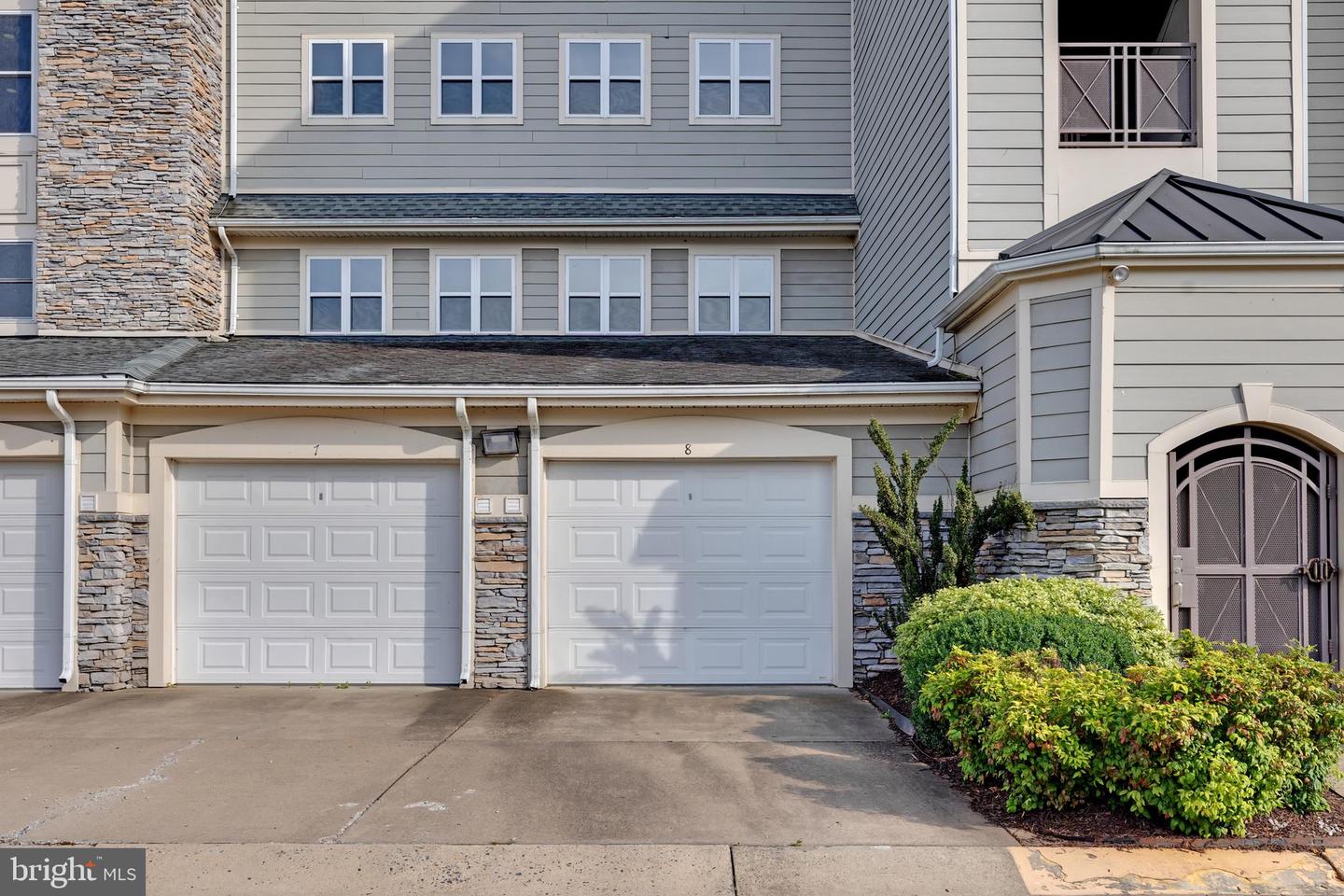 1601 LADUE CT #402, WOODBRIDGE, Virginia 22191, 2 Bedrooms Bedrooms, ,2 BathroomsBathrooms,Residential,For sale,1601 LADUE CT #402,VAPW2096200 MLS # VAPW2096200