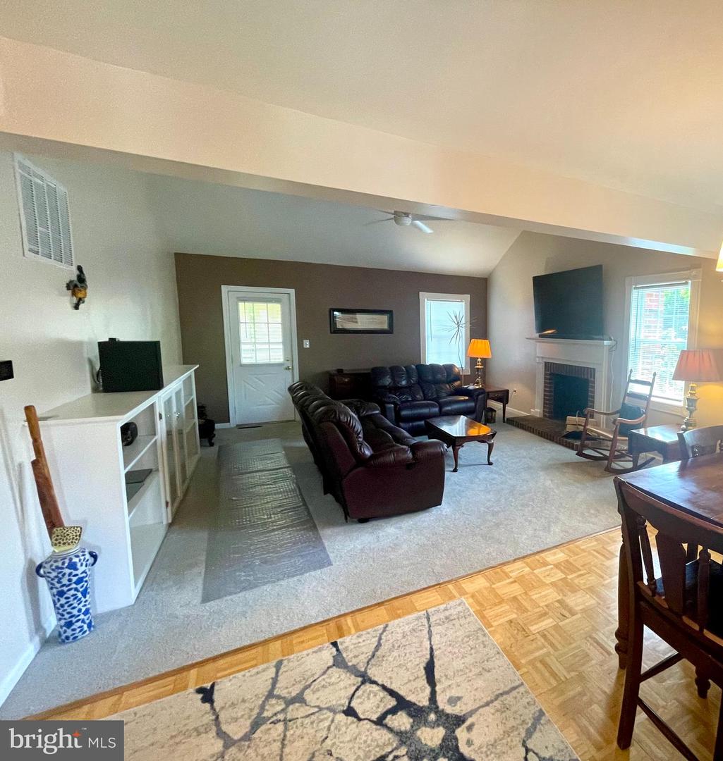 264 FAIRFIELD DR, WARRENTON, Virginia 20186, 2 Bedrooms Bedrooms, ,3 BathroomsBathrooms,Residential,For sale,264 FAIRFIELD DR,VAFQ2016938 MLS # VAFQ2016938