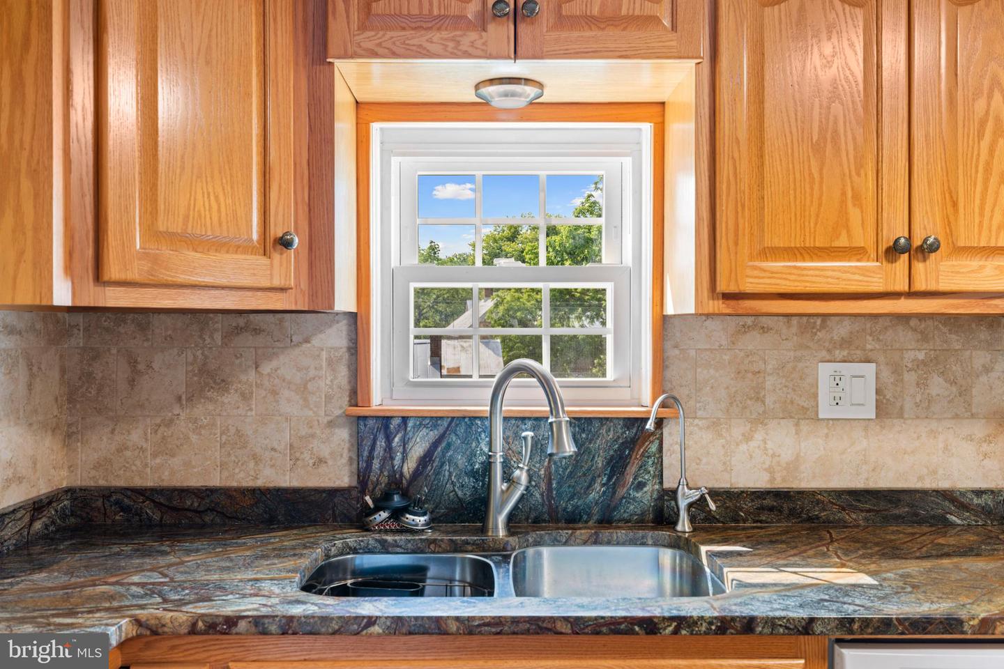 887 NATURAL CHIMNEYS RD, MOUNT SOLON, Virginia 22843, 4 Bedrooms Bedrooms, ,3 BathroomsBathrooms,Residential,For sale,887 NATURAL CHIMNEYS RD,VAAG2000602 MLS # VAAG2000602