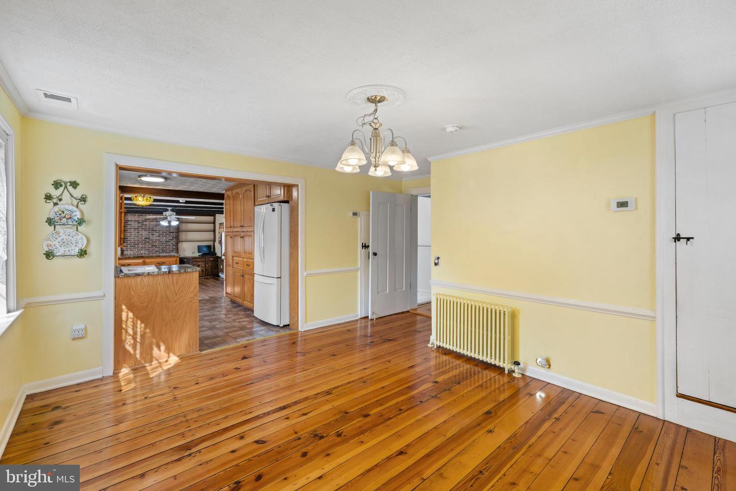 887 NATURAL CHIMNEYS RD, MOUNT SOLON, Virginia 22843, 4 Bedrooms Bedrooms, ,3 BathroomsBathrooms,Residential,For sale,887 NATURAL CHIMNEYS RD,VAAG2000602 MLS # VAAG2000602
