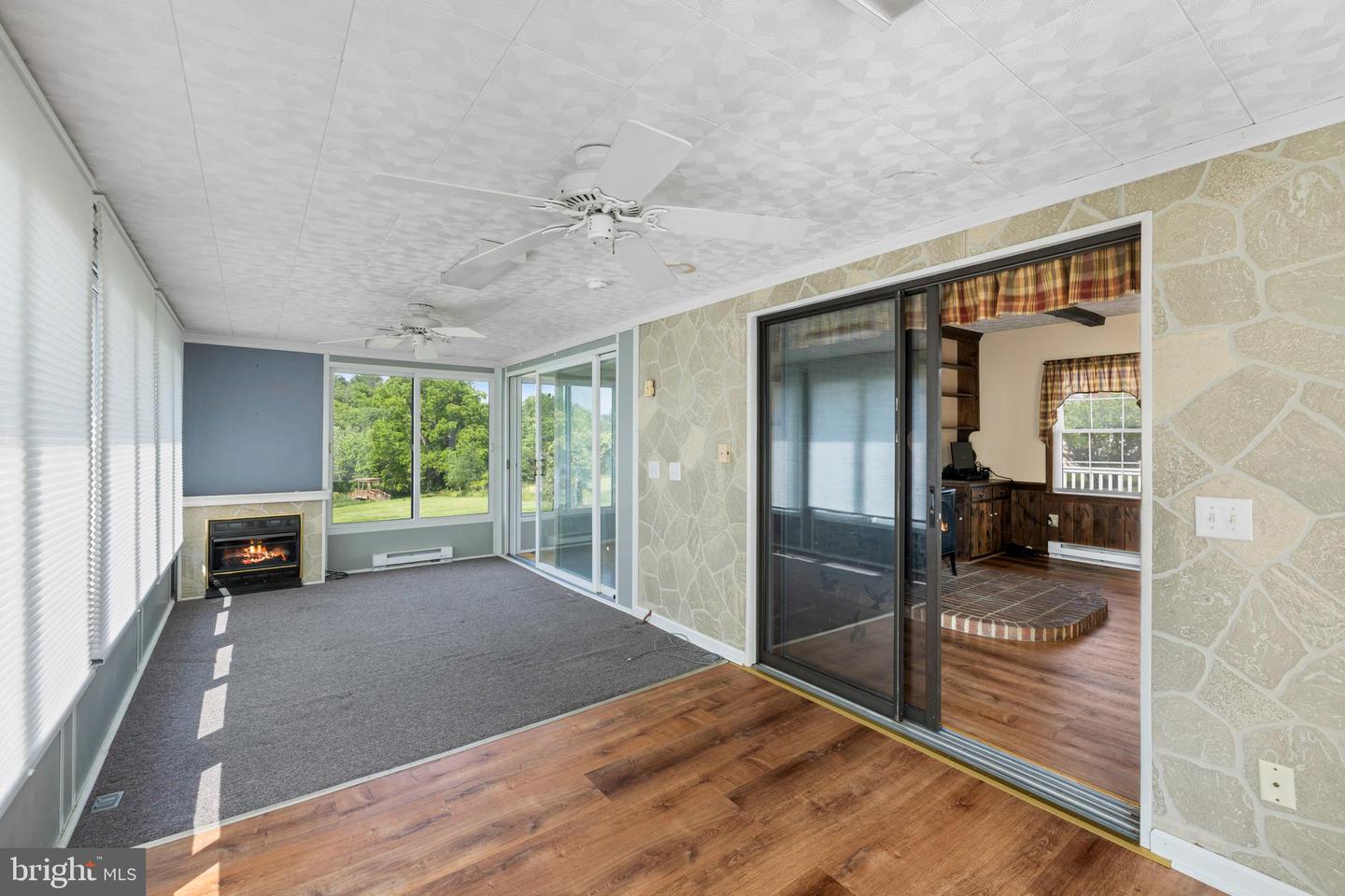 887 NATURAL CHIMNEYS RD, MOUNT SOLON, Virginia 22843, 4 Bedrooms Bedrooms, ,3 BathroomsBathrooms,Residential,For sale,887 NATURAL CHIMNEYS RD,VAAG2000602 MLS # VAAG2000602