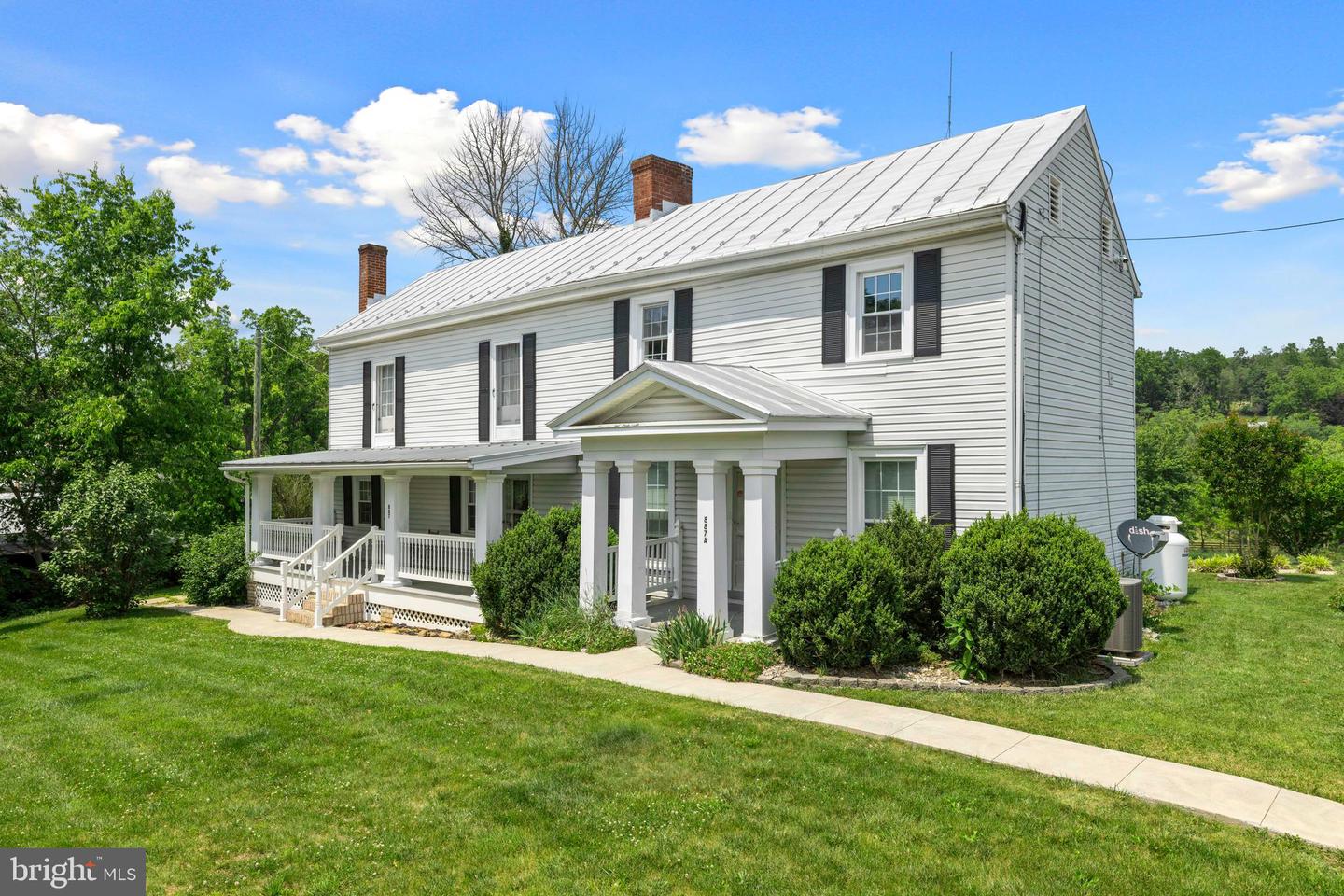 887 NATURAL CHIMNEYS RD, MOUNT SOLON, Virginia 22843, 4 Bedrooms Bedrooms, ,3 BathroomsBathrooms,Residential,For sale,887 NATURAL CHIMNEYS RD,VAAG2000602 MLS # VAAG2000602