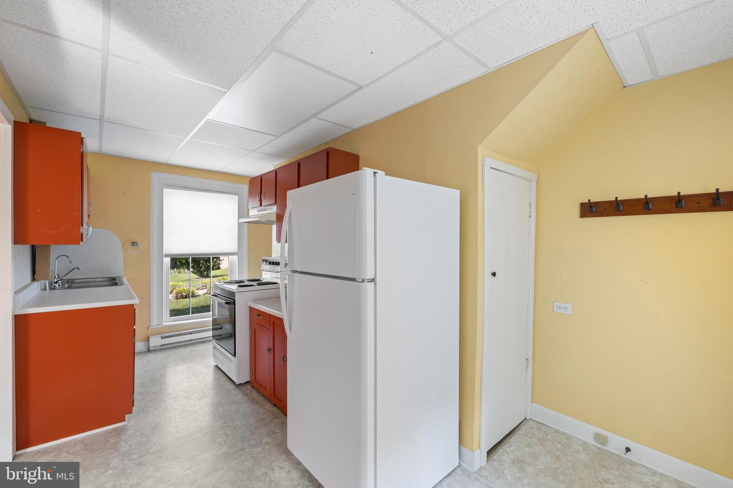 887 NATURAL CHIMNEYS RD, MOUNT SOLON, Virginia 22843, 4 Bedrooms Bedrooms, ,3 BathroomsBathrooms,Residential,For sale,887 NATURAL CHIMNEYS RD,VAAG2000602 MLS # VAAG2000602