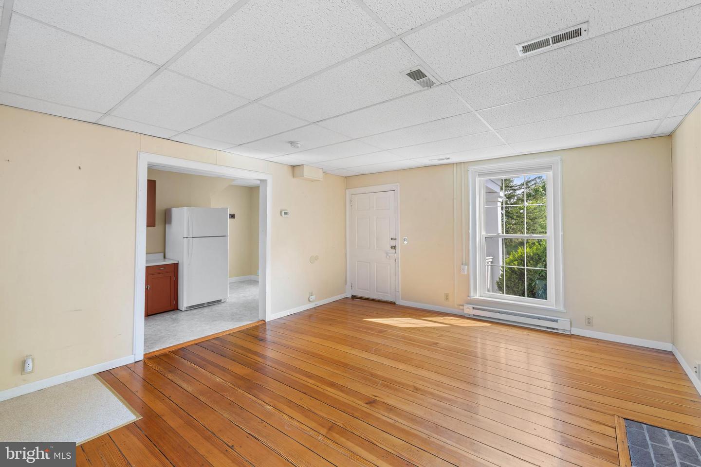 887 NATURAL CHIMNEYS RD, MOUNT SOLON, Virginia 22843, 4 Bedrooms Bedrooms, ,3 BathroomsBathrooms,Residential,For sale,887 NATURAL CHIMNEYS RD,VAAG2000602 MLS # VAAG2000602