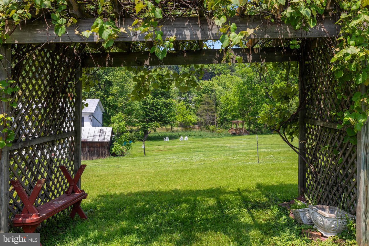 887 NATURAL CHIMNEYS RD, MOUNT SOLON, Virginia 22843, 4 Bedrooms Bedrooms, ,3 BathroomsBathrooms,Residential,For sale,887 NATURAL CHIMNEYS RD,VAAG2000602 MLS # VAAG2000602