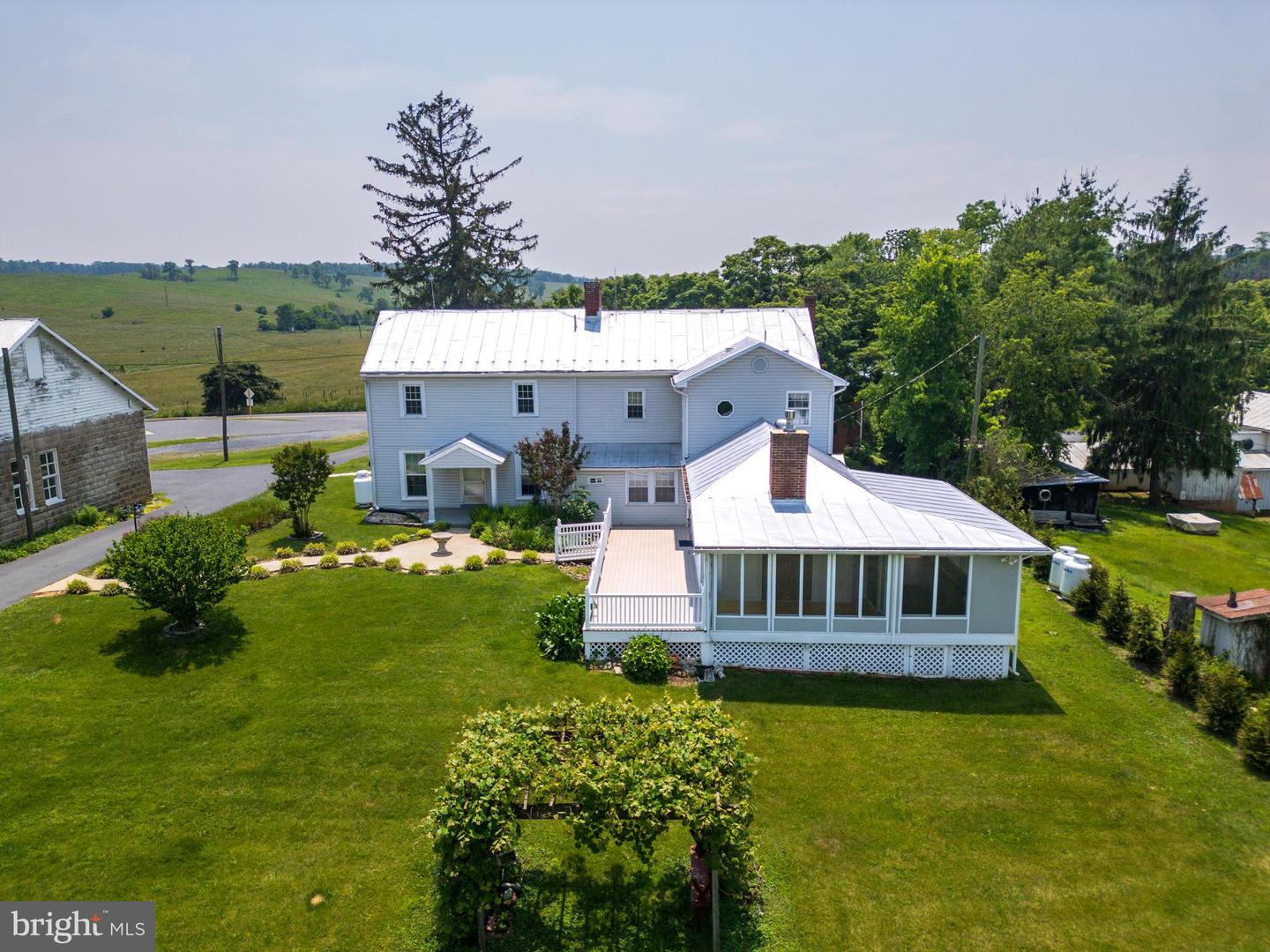 887 NATURAL CHIMNEYS RD, MOUNT SOLON, Virginia 22843, 4 Bedrooms Bedrooms, ,3 BathroomsBathrooms,Residential,For sale,887 NATURAL CHIMNEYS RD,VAAG2000602 MLS # VAAG2000602