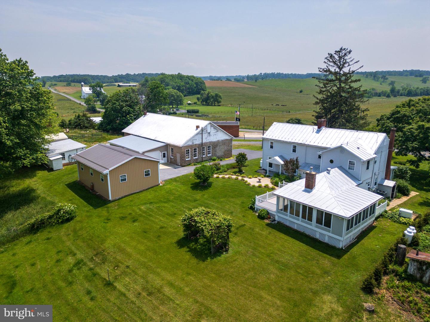 887 NATURAL CHIMNEYS RD, MOUNT SOLON, Virginia 22843, 4 Bedrooms Bedrooms, ,3 BathroomsBathrooms,Residential,For sale,887 NATURAL CHIMNEYS RD,VAAG2000602 MLS # VAAG2000602
