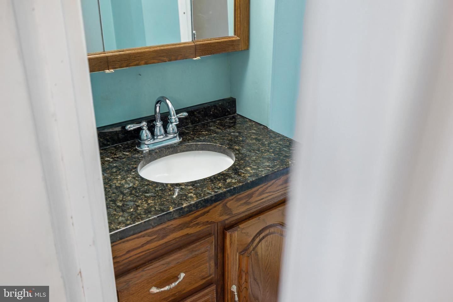 887 NATURAL CHIMNEYS RD, MOUNT SOLON, Virginia 22843, 4 Bedrooms Bedrooms, ,3 BathroomsBathrooms,Residential,For sale,887 NATURAL CHIMNEYS RD,VAAG2000602 MLS # VAAG2000602