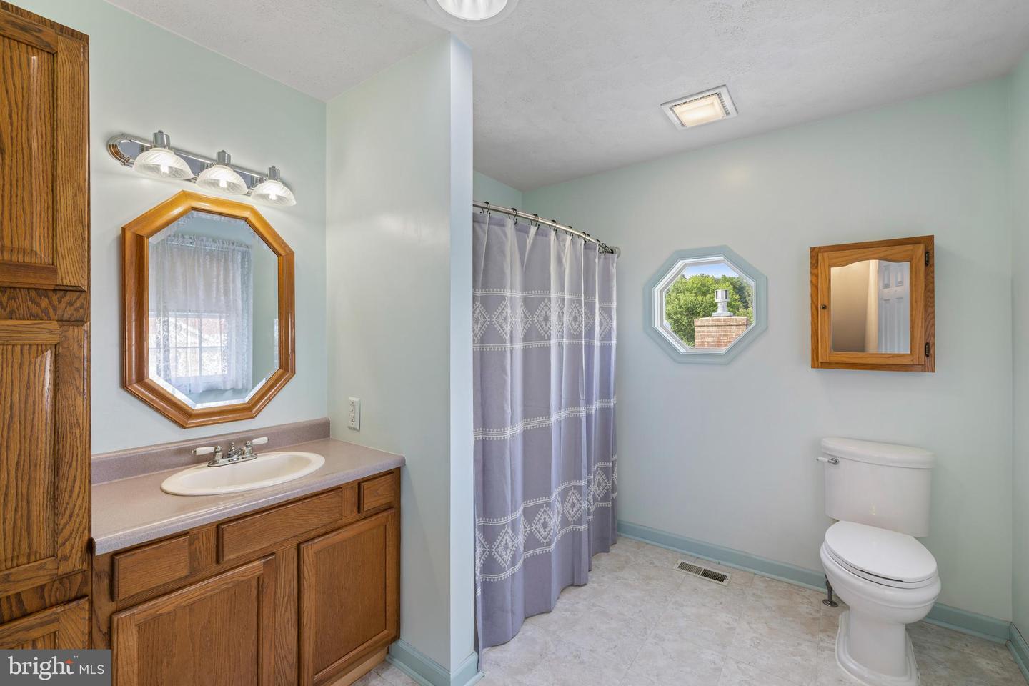 887 NATURAL CHIMNEYS RD, MOUNT SOLON, Virginia 22843, 4 Bedrooms Bedrooms, ,3 BathroomsBathrooms,Residential,For sale,887 NATURAL CHIMNEYS RD,VAAG2000602 MLS # VAAG2000602